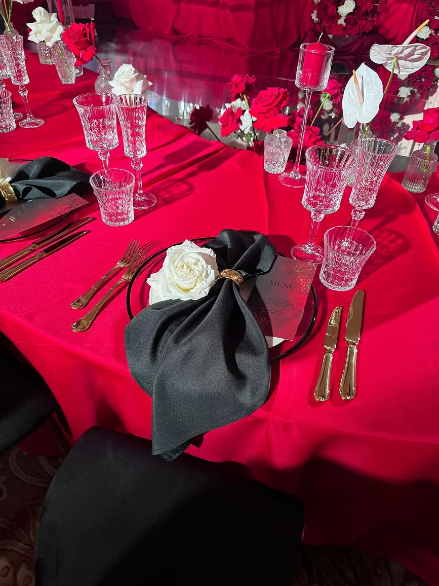 Charger plate classical black