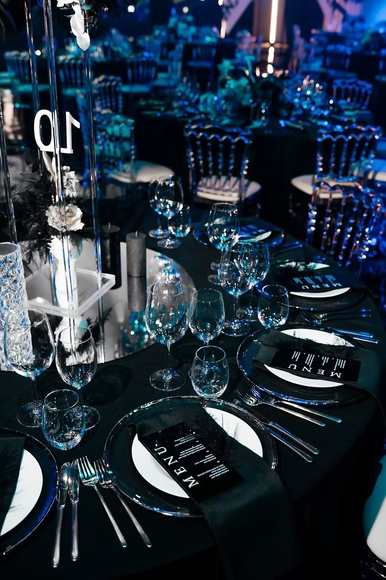 Charger plate classical silver