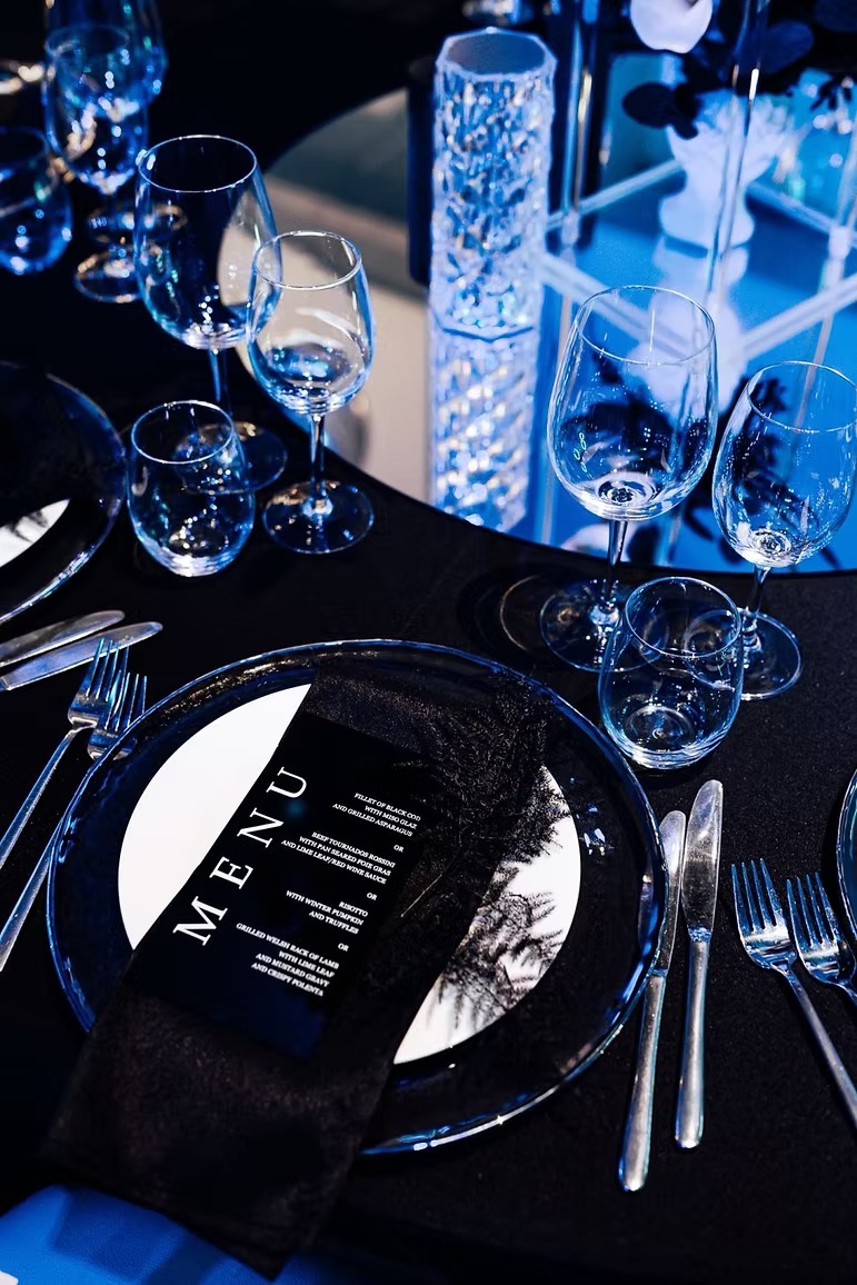 Charger plate classical silver