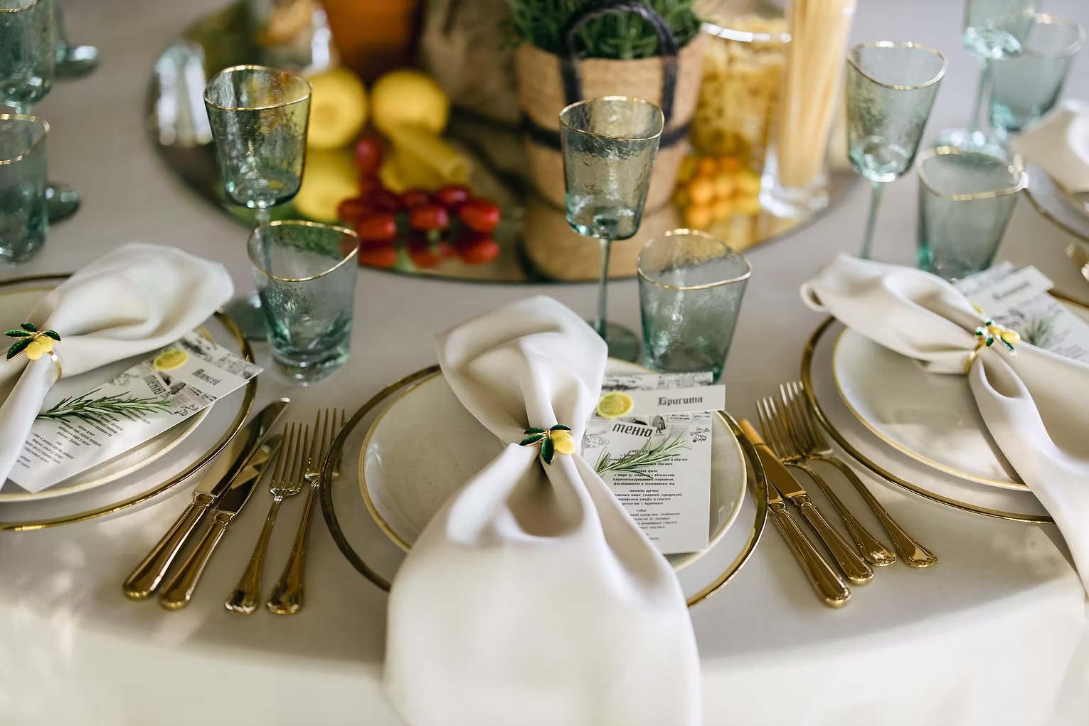 Charger plate classical gold