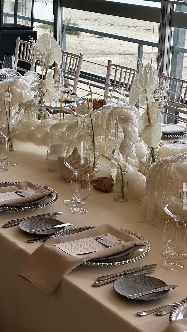 Charger plate beaded silver