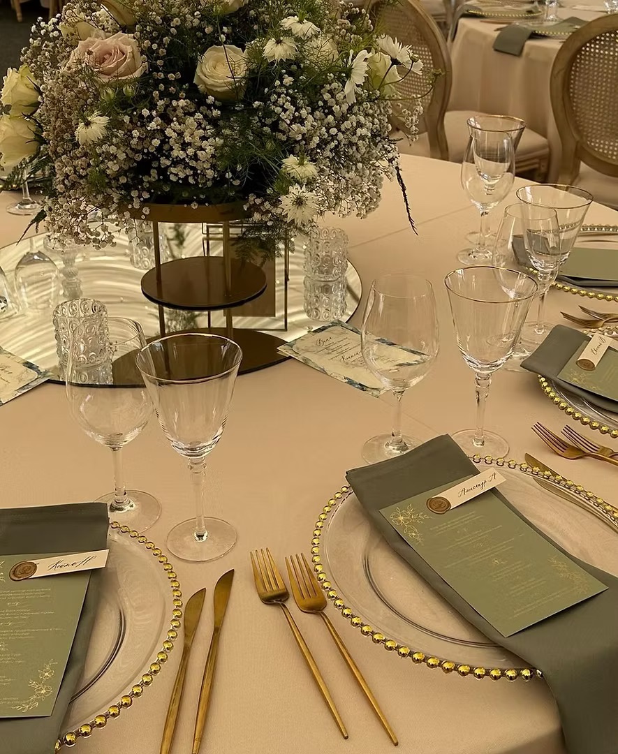 Charger plate beaded gold