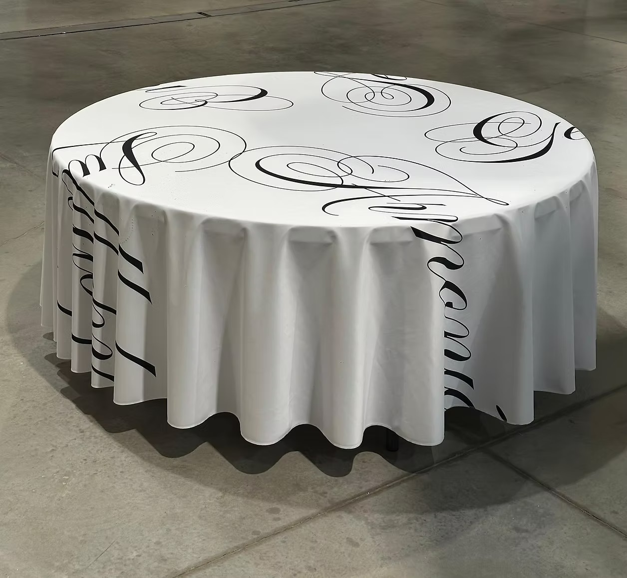 White tablecloth with design