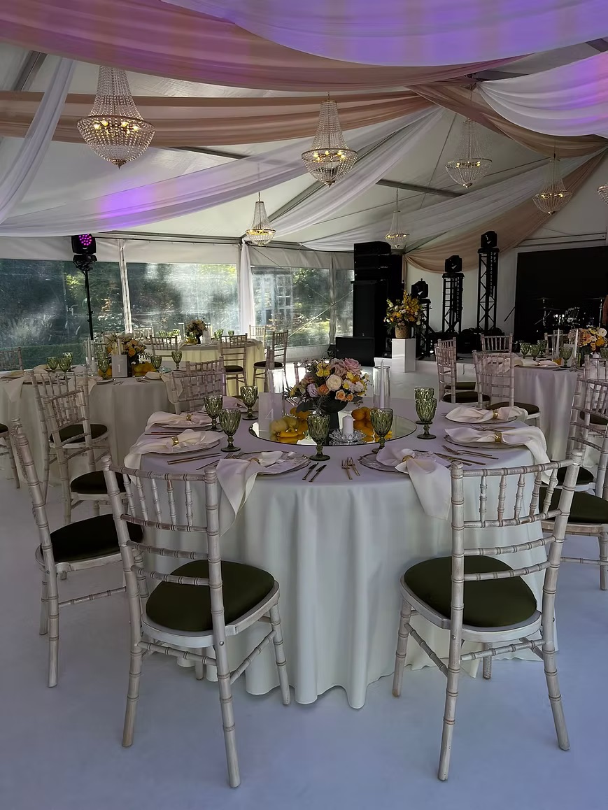 Beige tablecloth D300