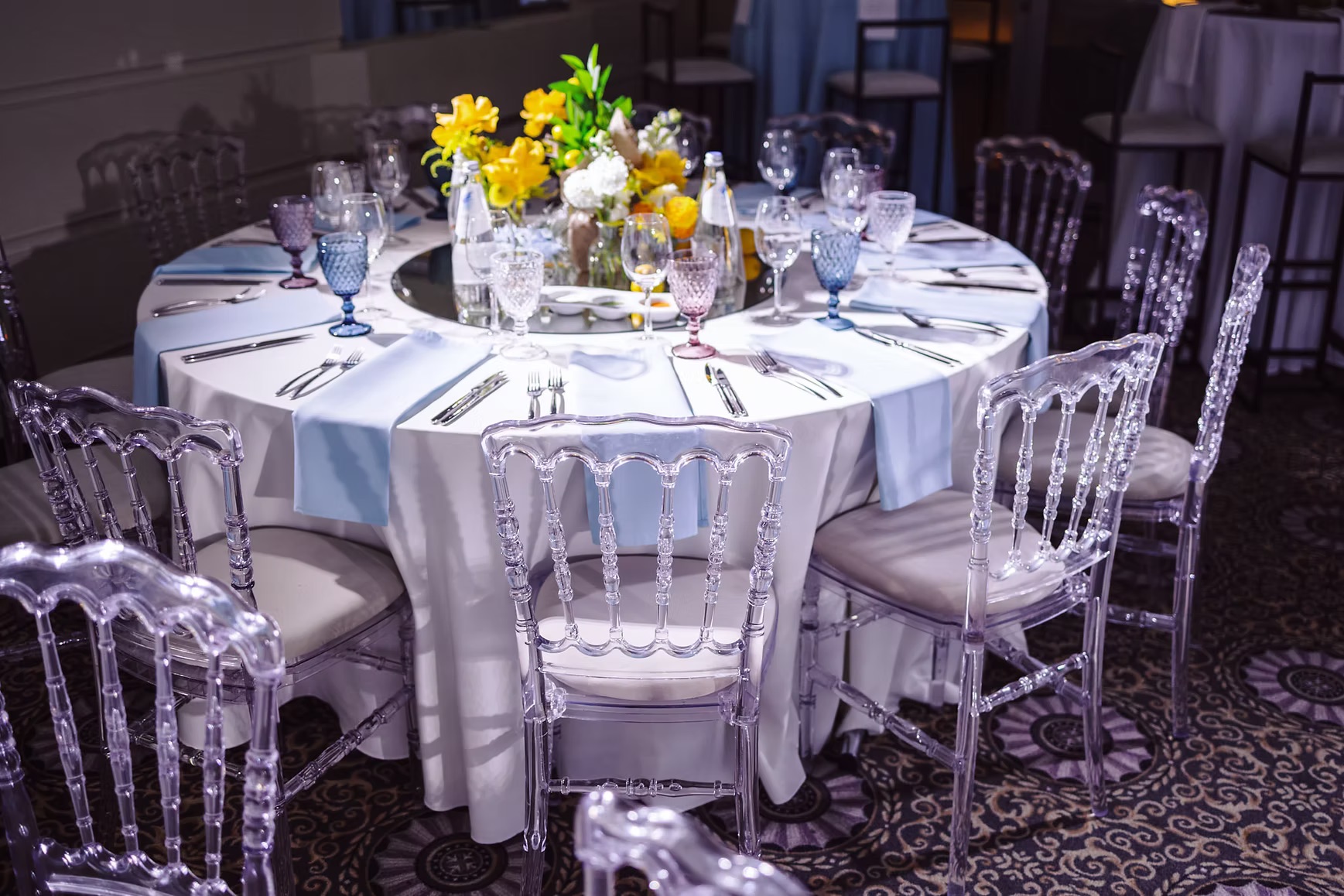 Beige tablecloth D300