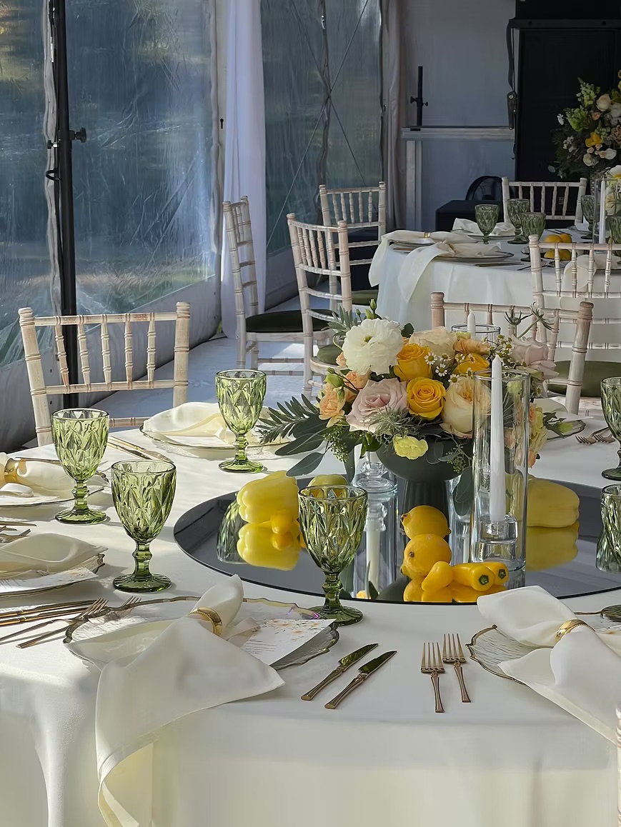 Beige tablecloth D300