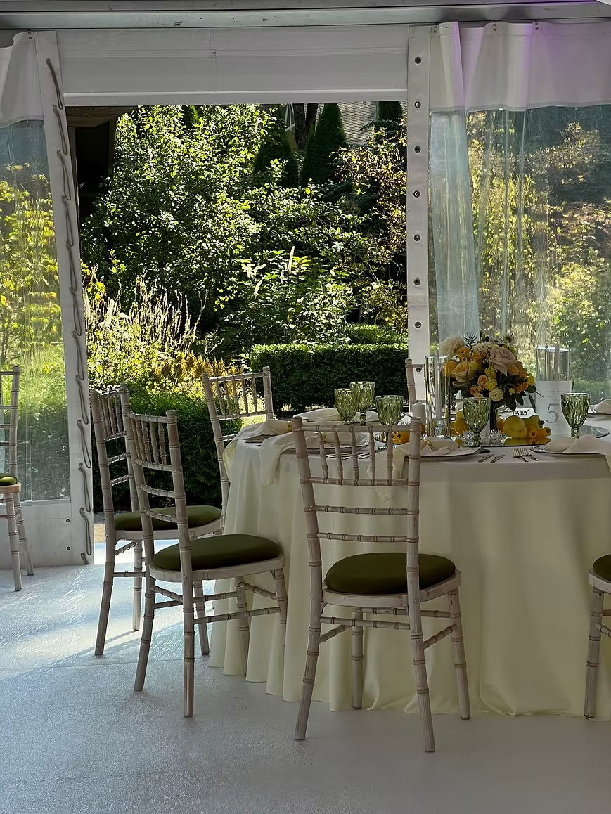 Beige tablecloth D300