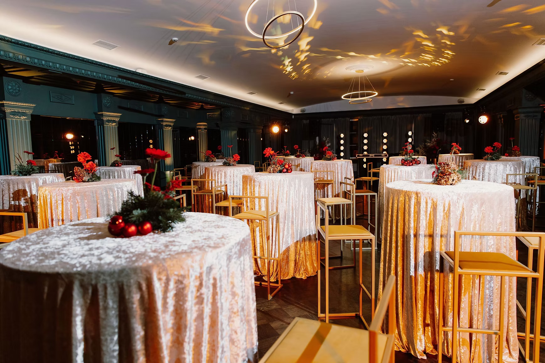 Velour tablecloth – beige