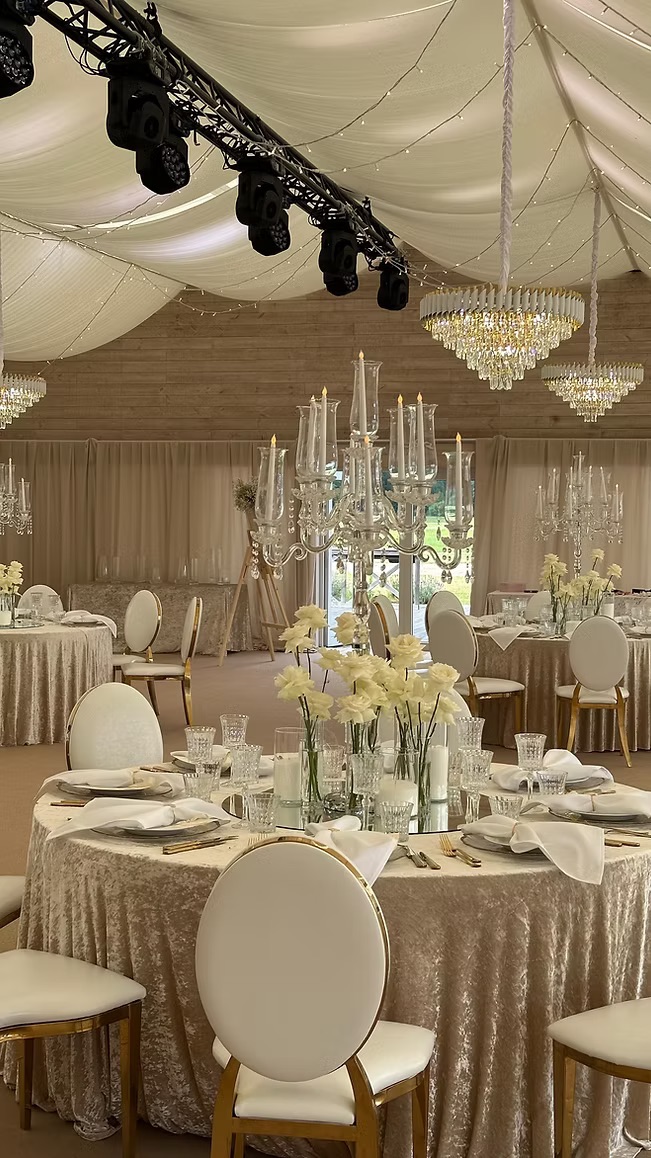 Velour tablecloth – beige