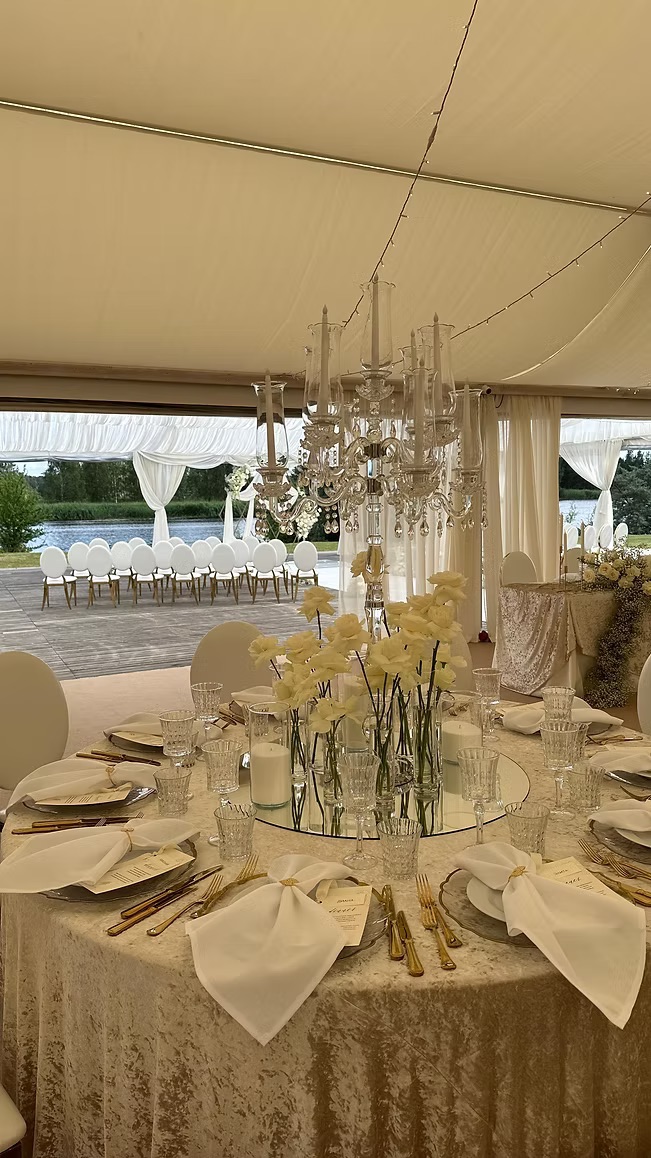 Velour tablecloth – beige