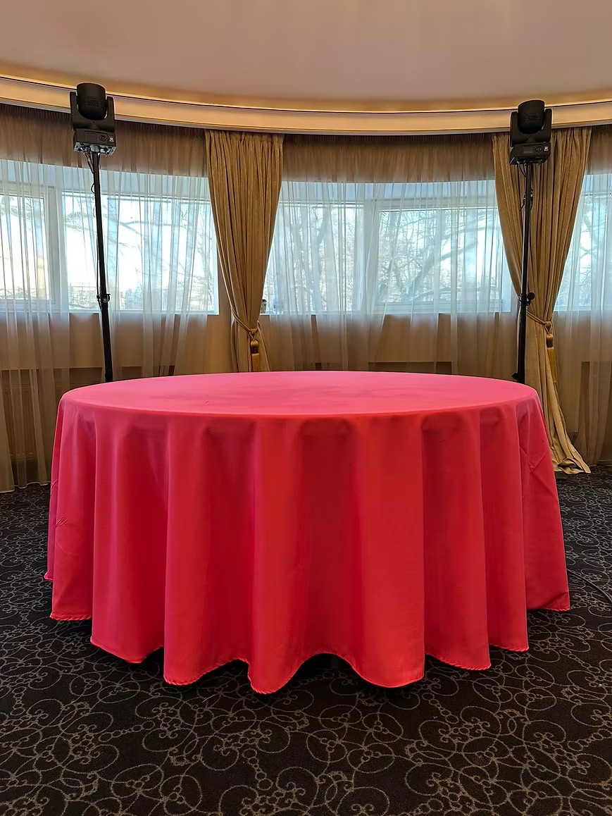Fuchsia tablecloth