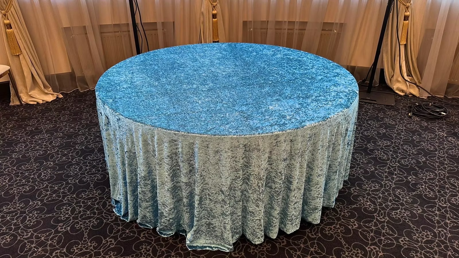 Velour tablecloth – blue