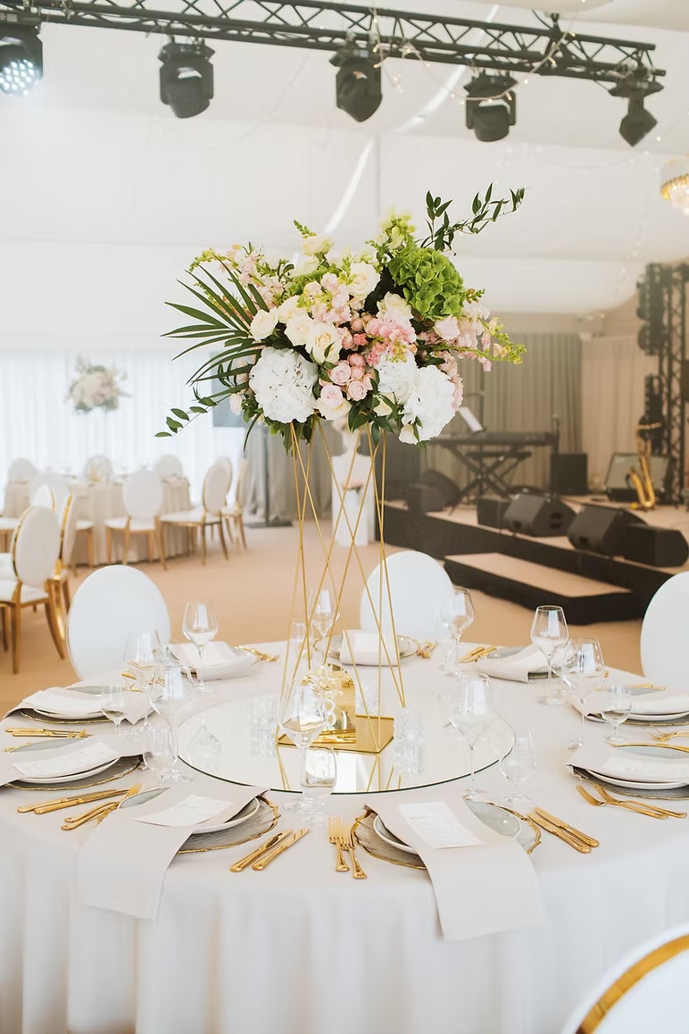 Champagne tablecloth