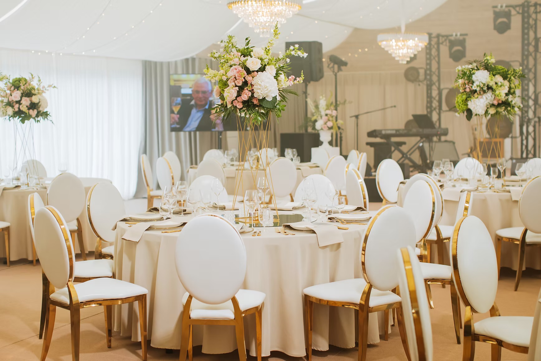 Champagne tablecloth