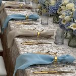 Rectangular velour tablecloth – beige