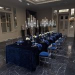 Rectangular velour tablecloth – dark blue