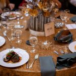 Velour tablecloth – gold