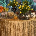 Velour tablecloth – gold