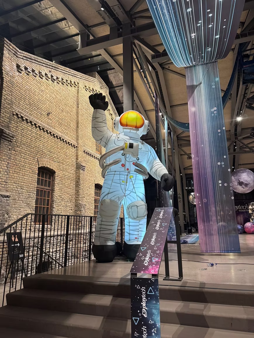 Inflatable astronaut