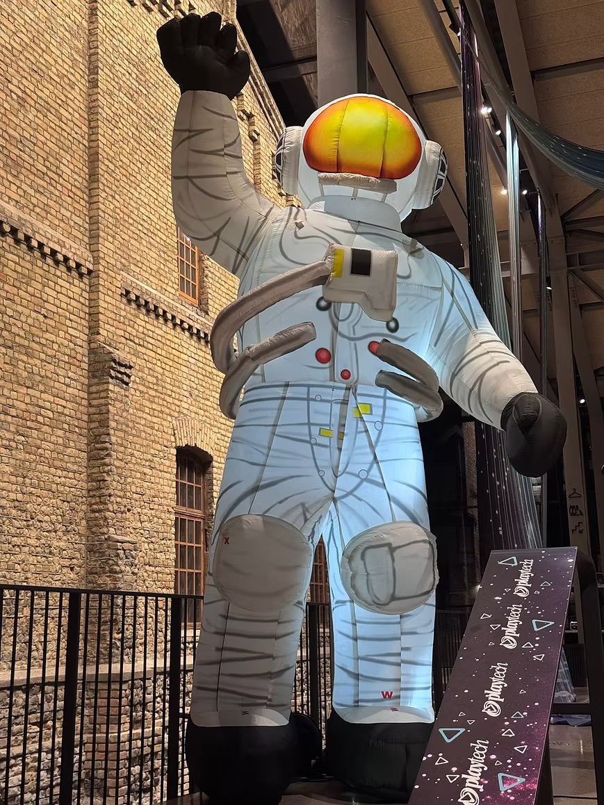 Inflatable astronaut