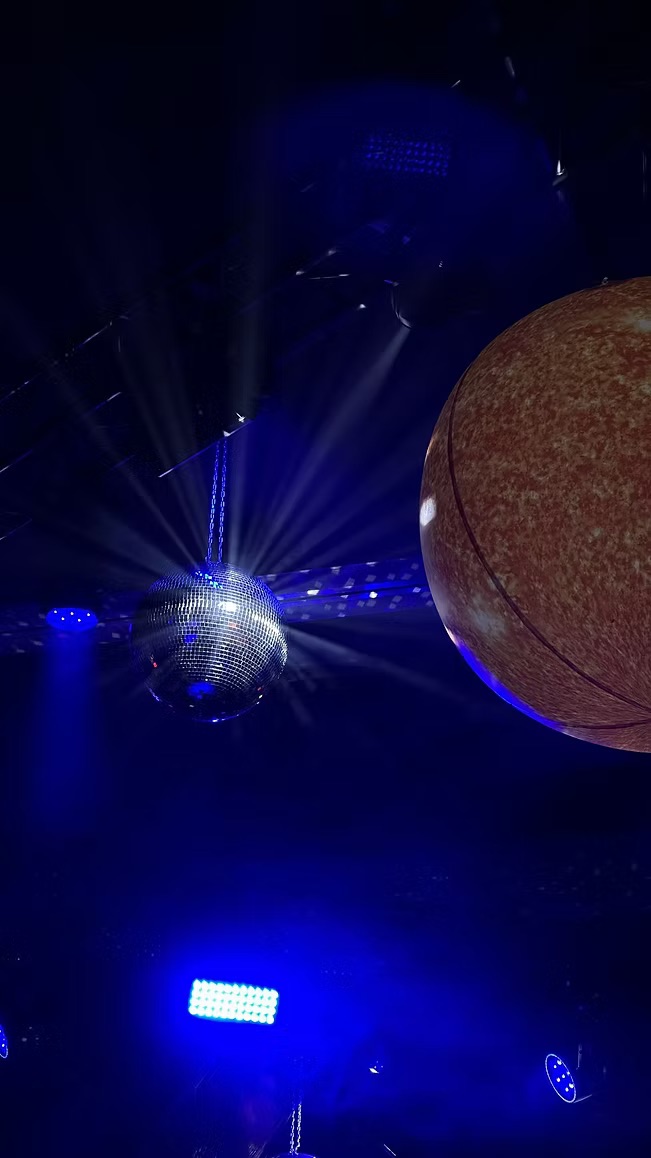 Inflatable orange mini planet