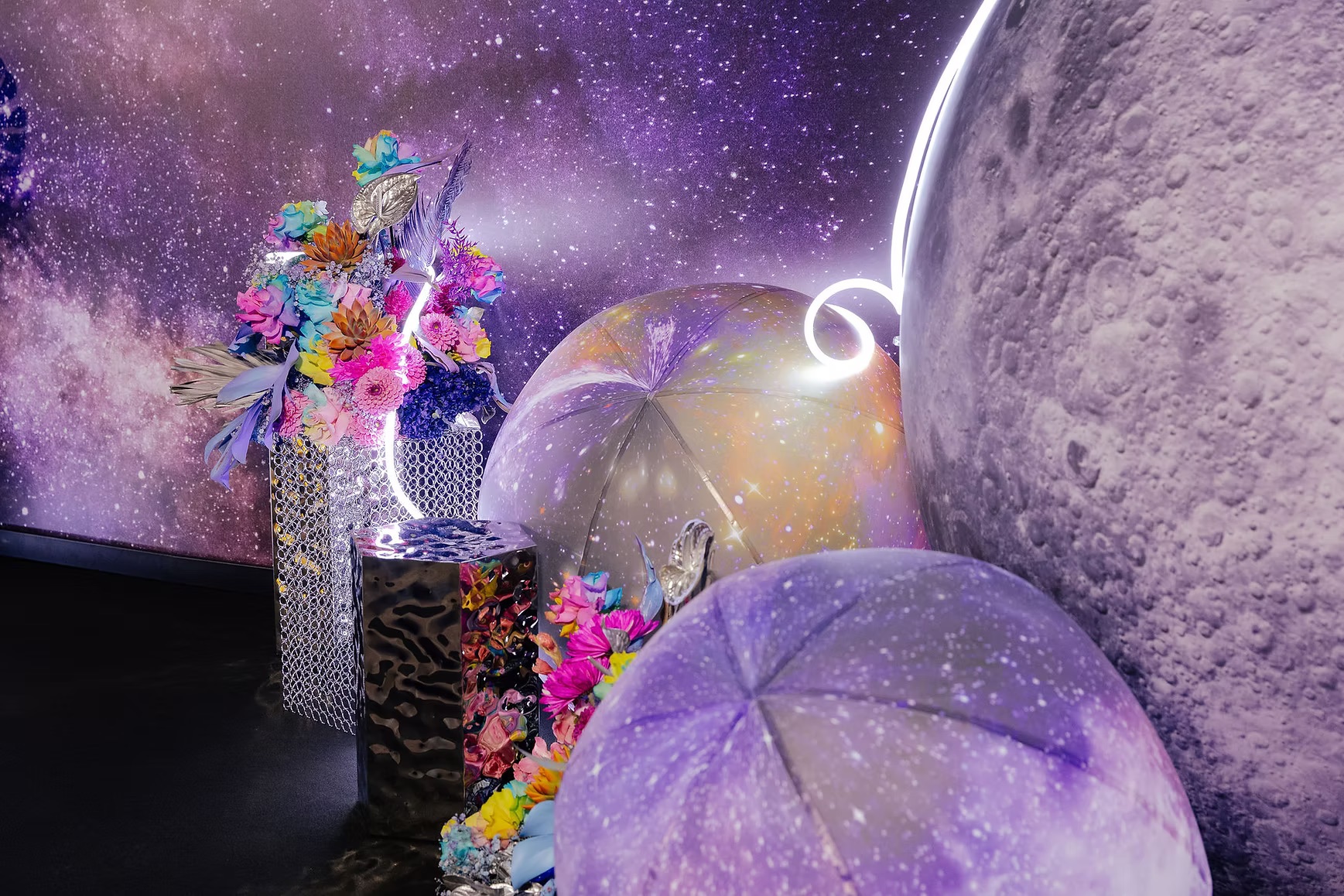 Inflatable planet – Moon