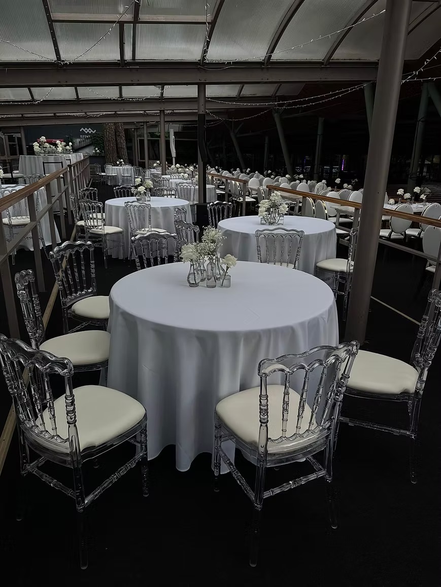 Round tables Ø150 cm