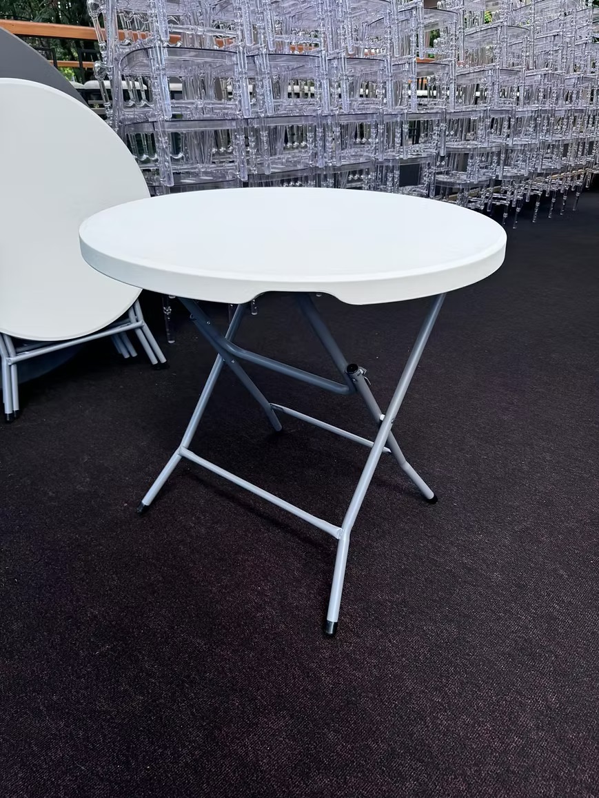 Round tables Ø80 cm