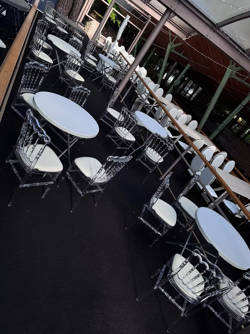 Round tables Ø80 cm