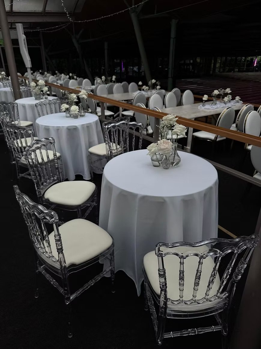 Round tables Ø80 cm