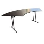 Snake-style corner table