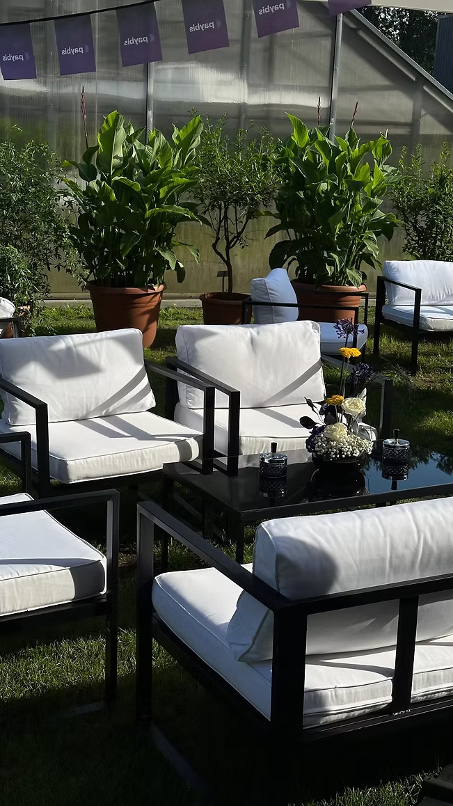 Lounge area (set) black & white