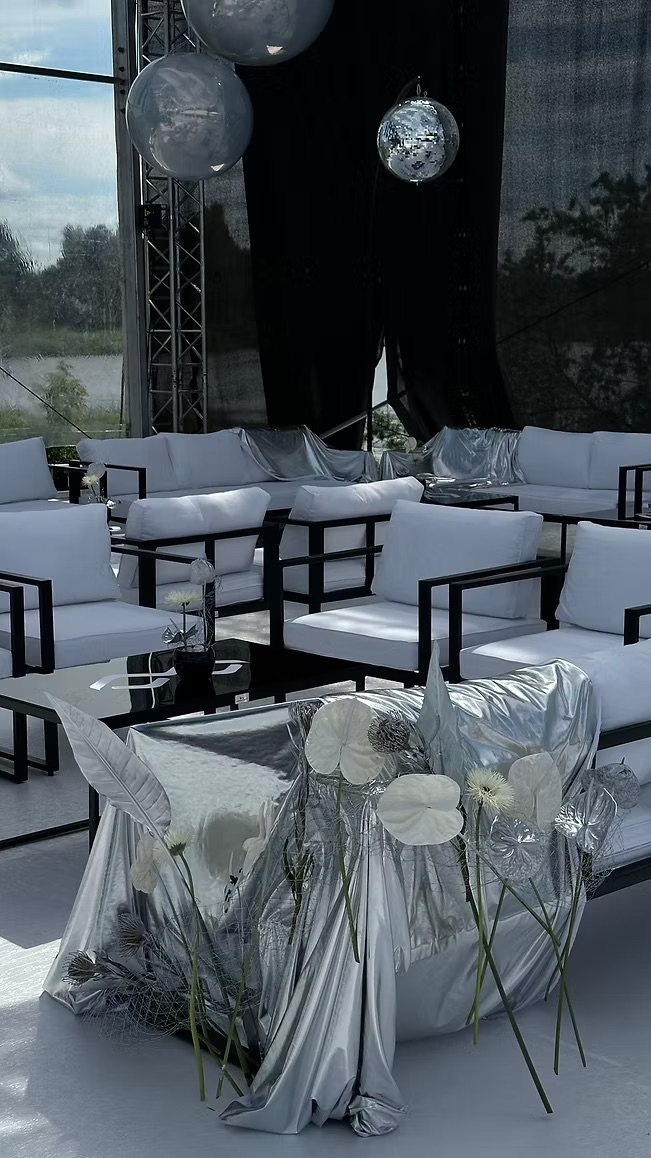 Lounge area (set) black & white