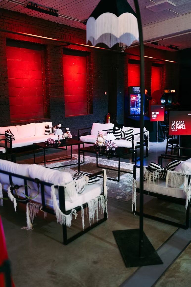 Lounge area (set) black & white