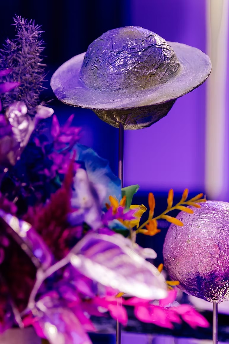 Planet table decoration