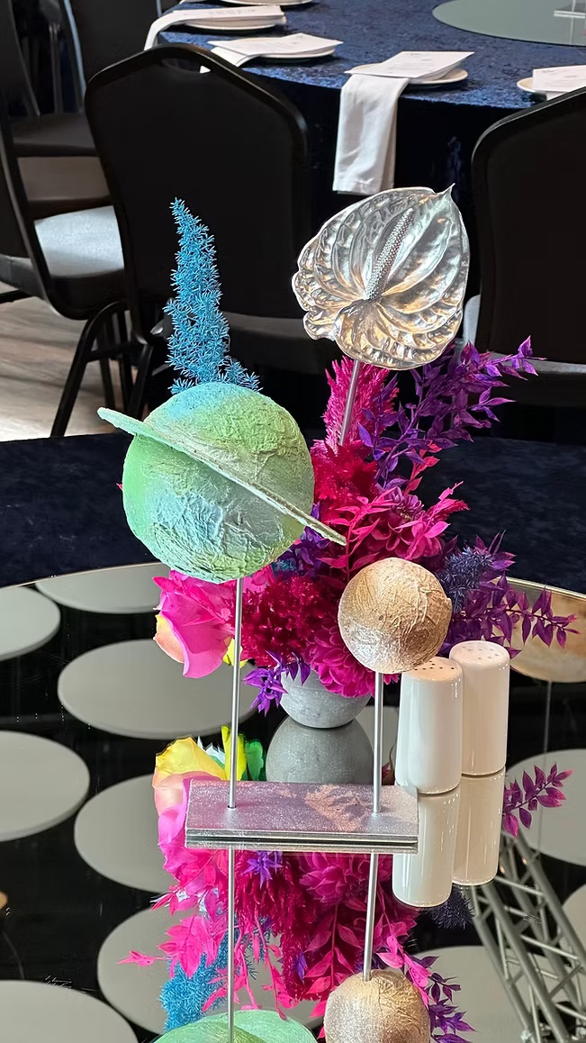 Planet table decoration
