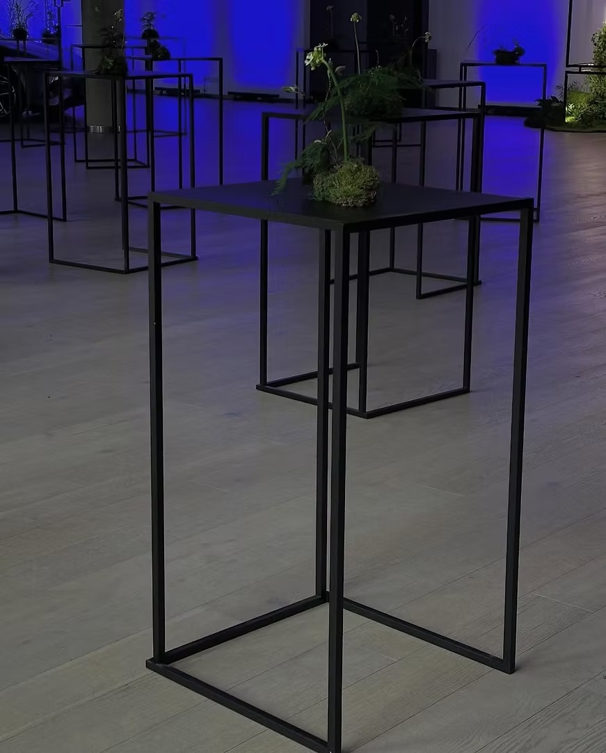 Black standing table