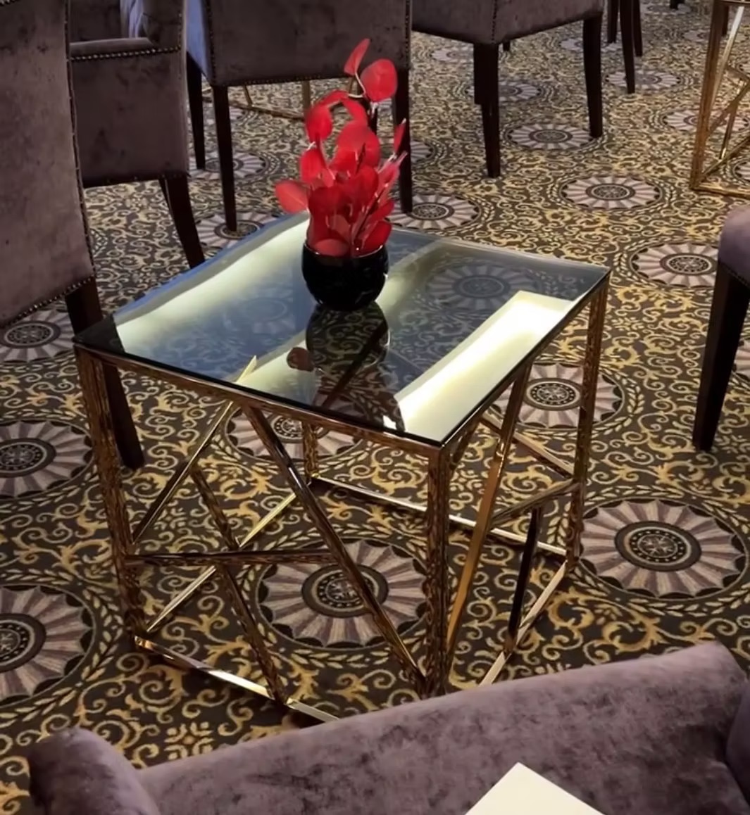 Coffee table rose gold