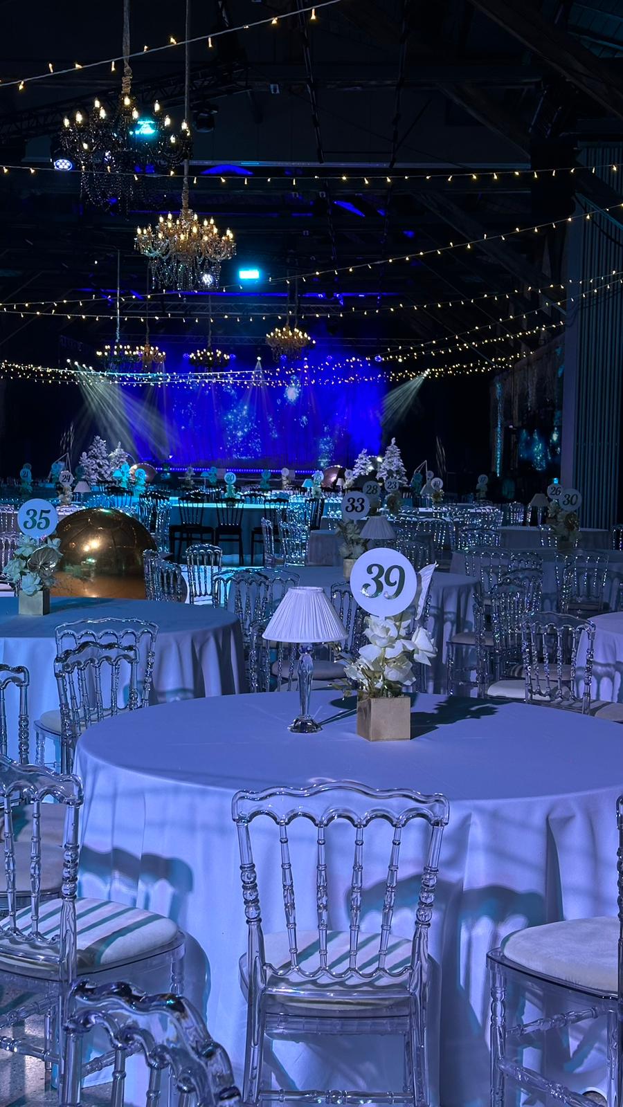 White & gold table numbers (1-60)