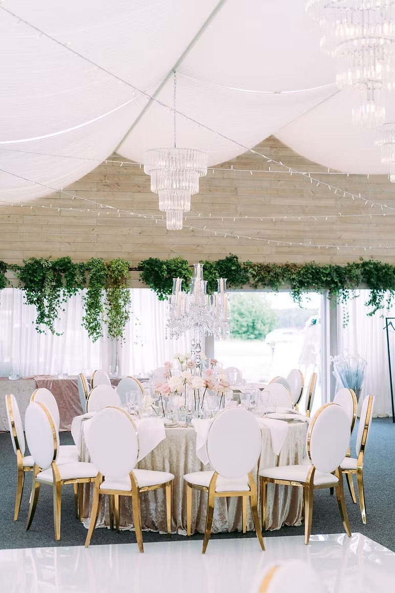 Transparent glasses with gold rim