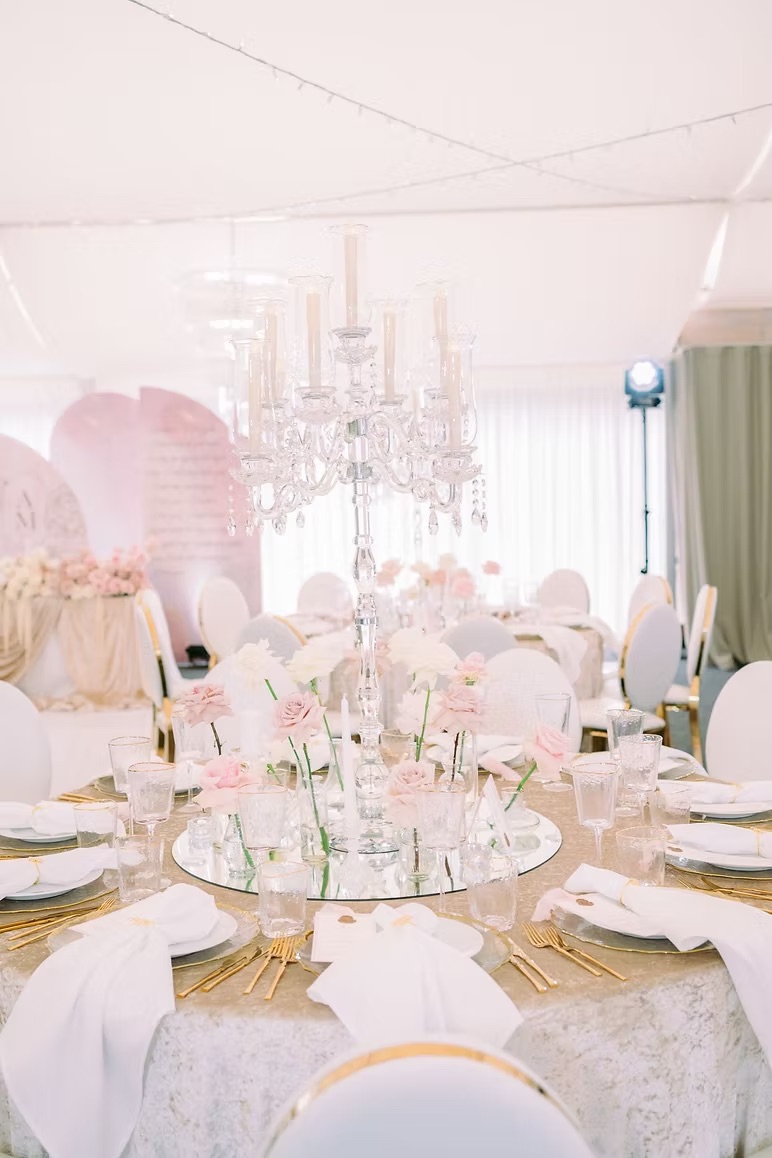 Transparent glasses with gold rim