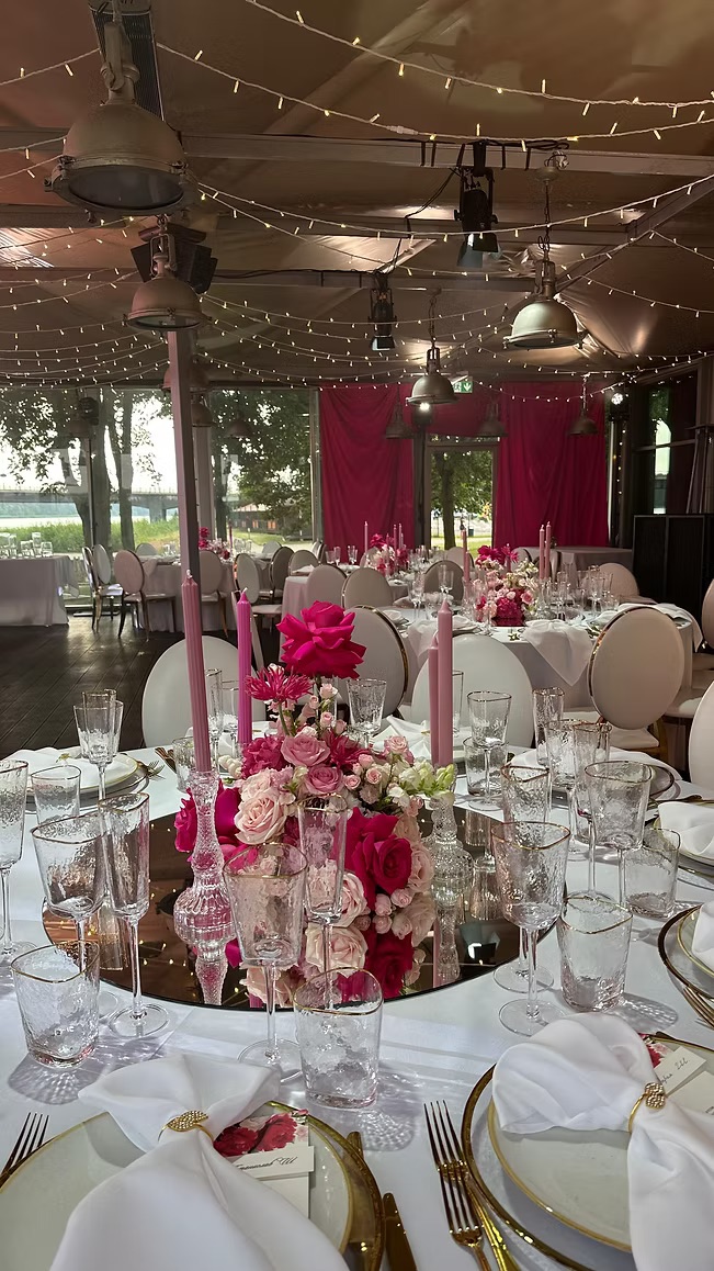 Transparent glasses with gold rim