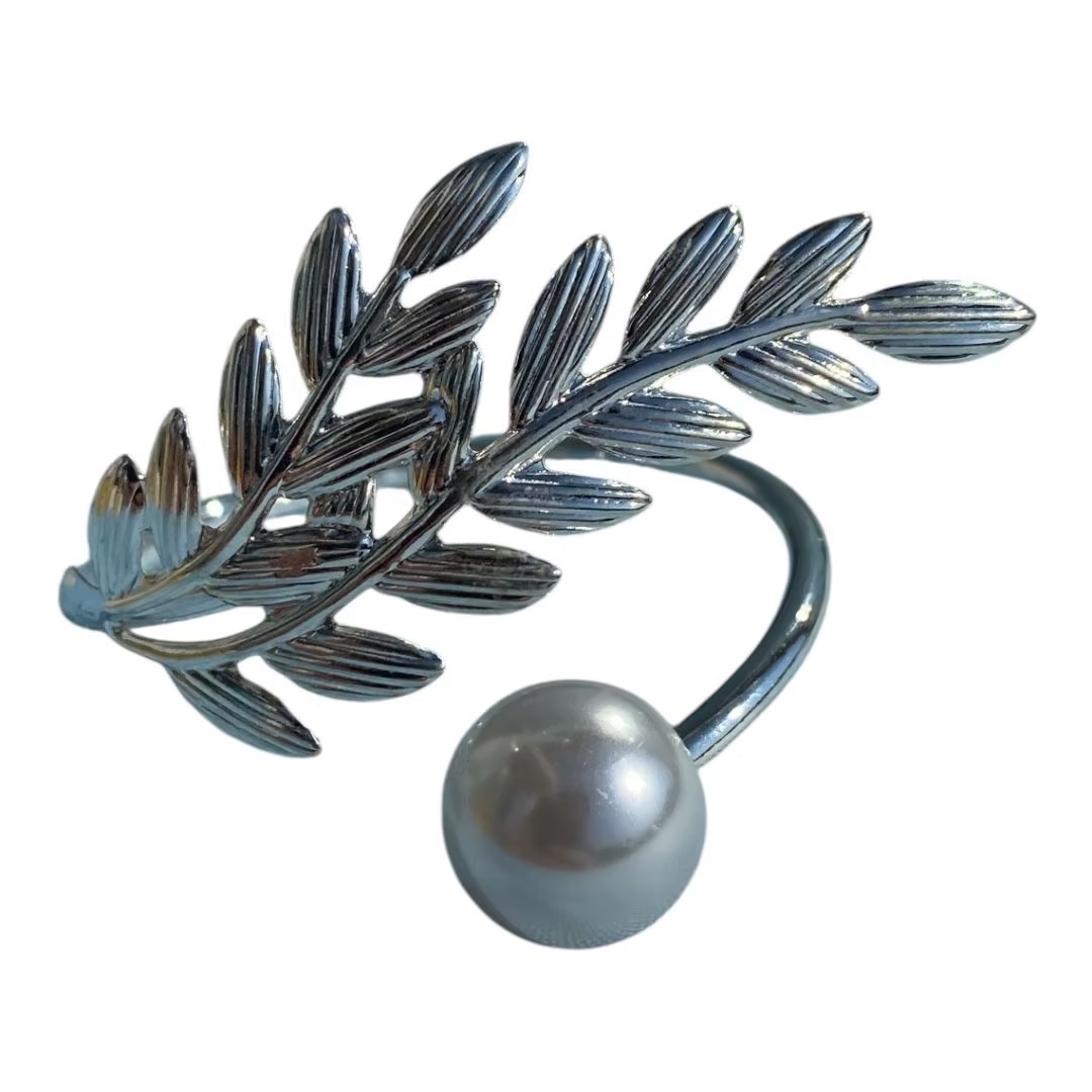 Leaves and pearl napkin ring