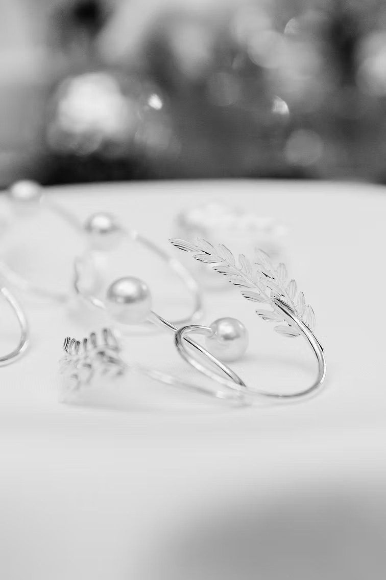 Leaves and pearl napkin ring