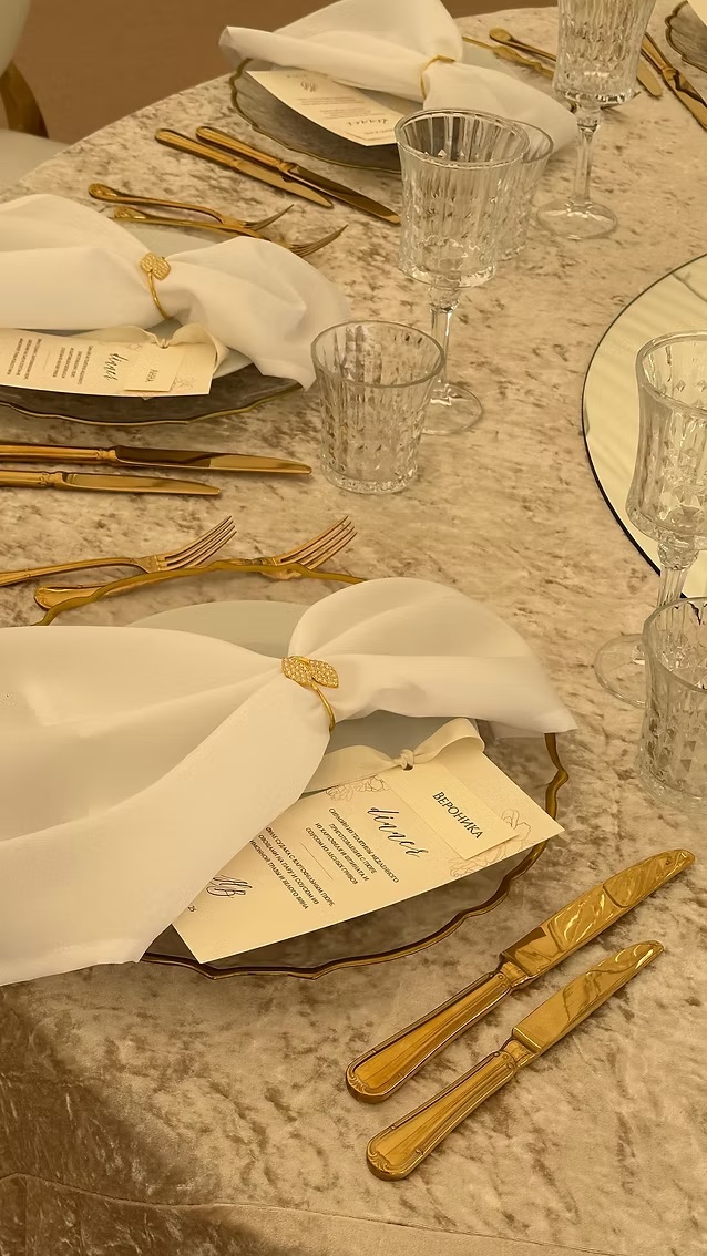 Glitter leaf napkin ring