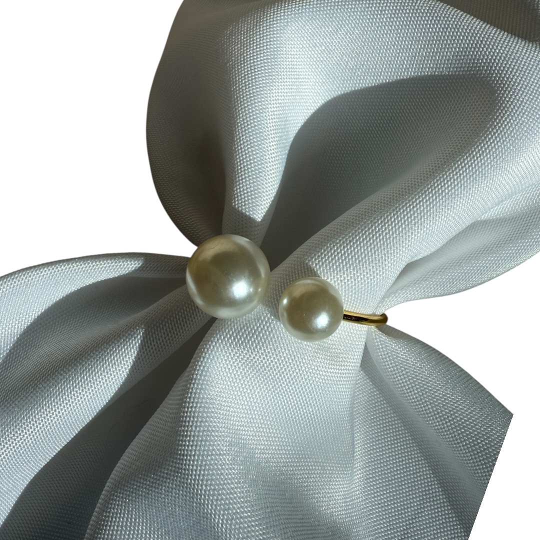 Pearl napkin ring