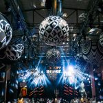 Black and white inflatable balloons (various)