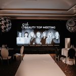 Black and white inflatable balloons (various)