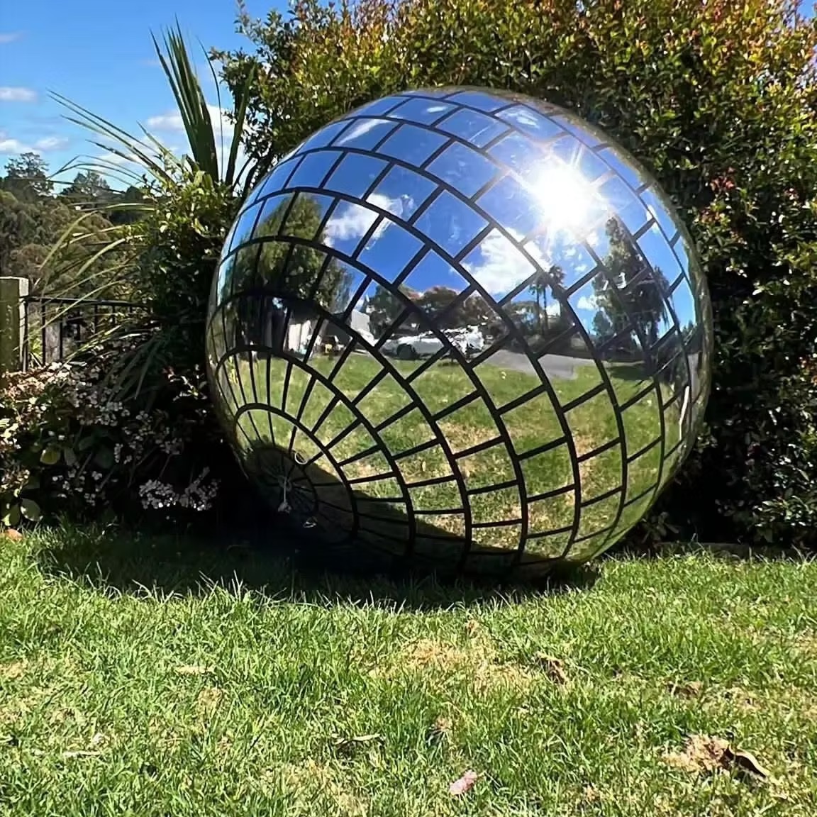 Disco silver inflatable balloons