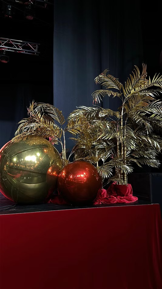 Gold inflatable balloons